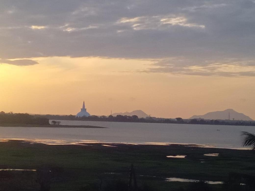 Lake Edge Resort Anuradhapura Luaran gambar