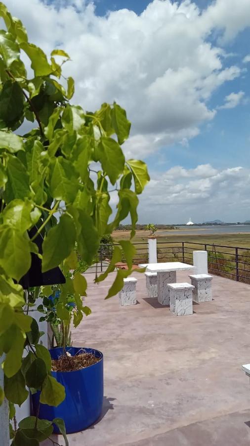 Lake Edge Resort Anuradhapura Luaran gambar
