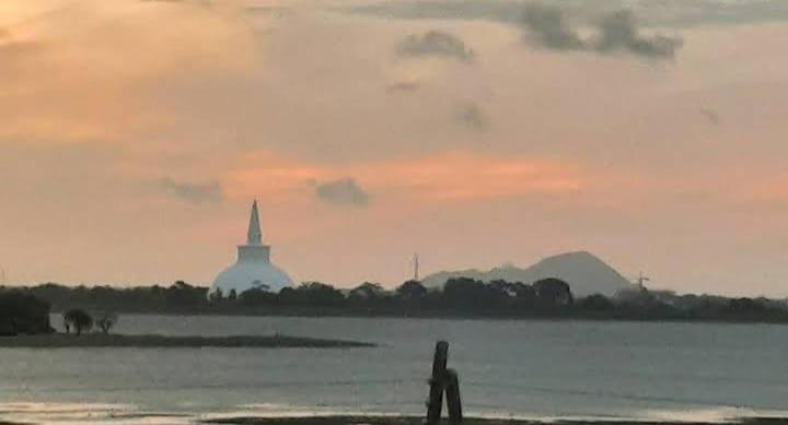 Lake Edge Resort Anuradhapura Luaran gambar