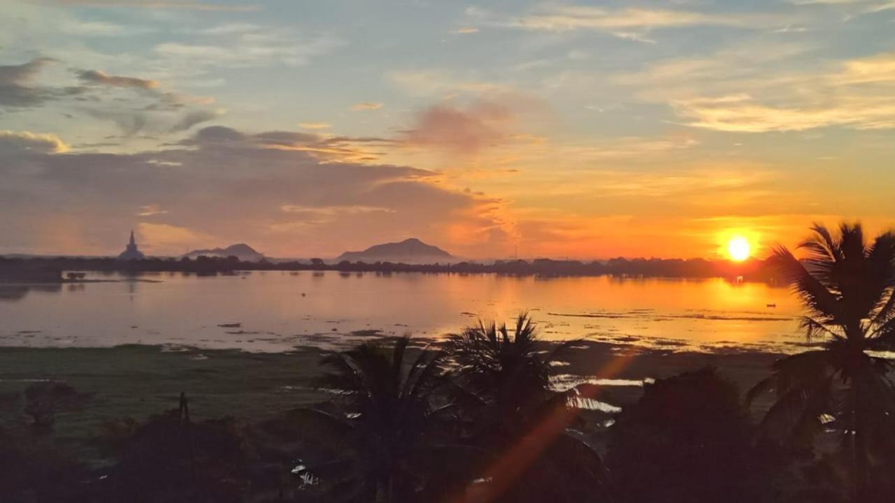 Lake Edge Resort Anuradhapura Luaran gambar