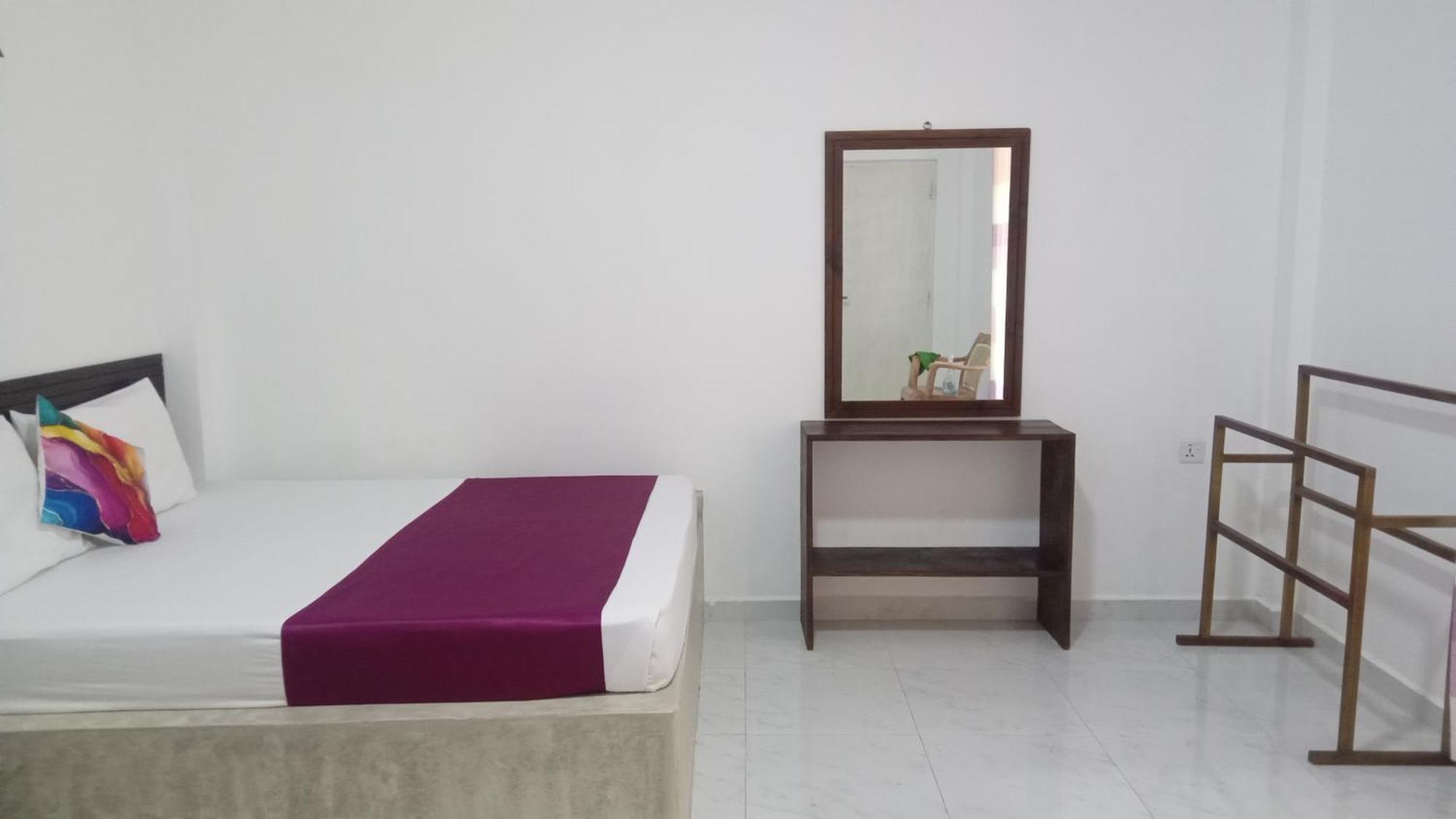 Lake Edge Resort Anuradhapura Bilik gambar